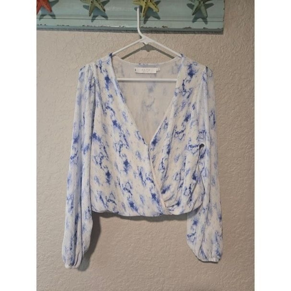 ASTR The Label Blue Tye Dye Blouse